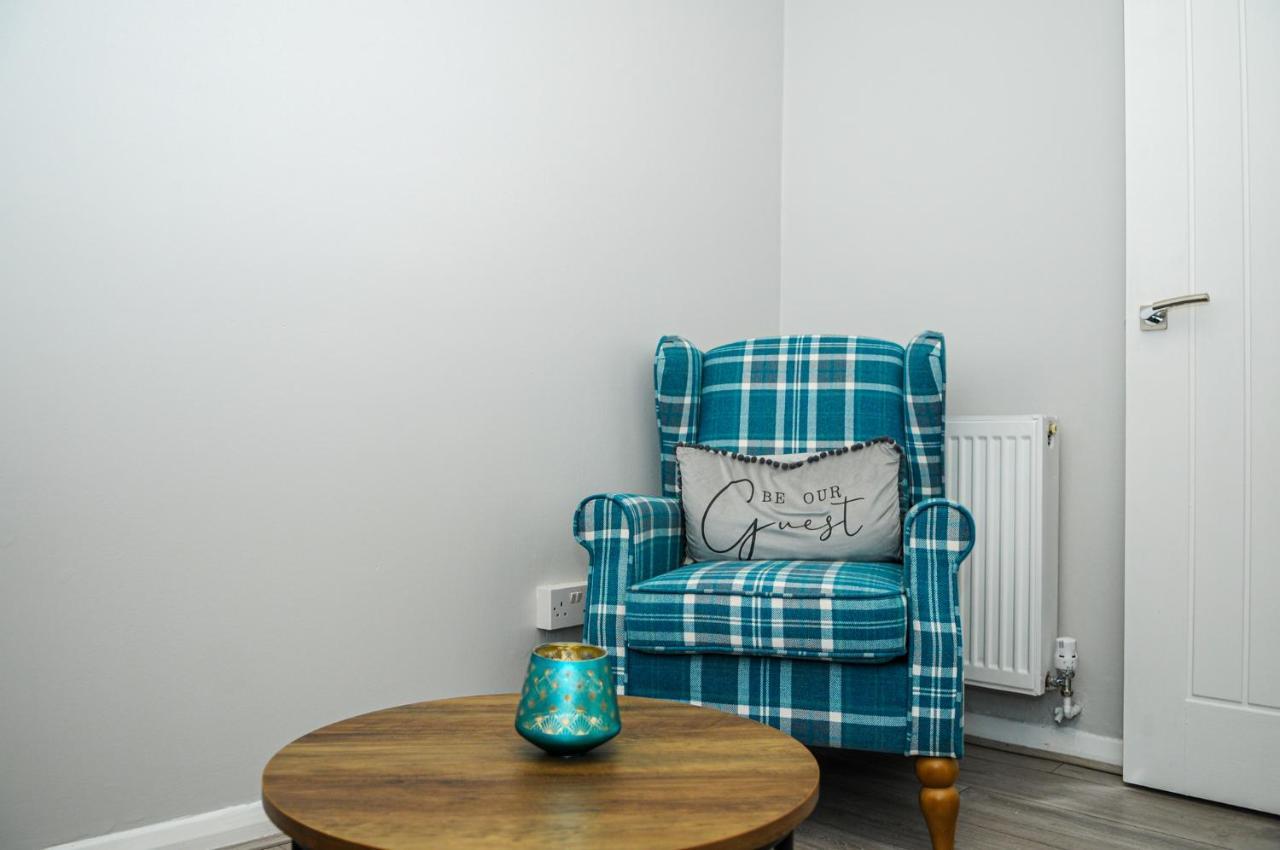 Greater London, 1 Bed London Flat, Parking, Nr Metro Stations, 15Mins To London Apartment Exterior photo