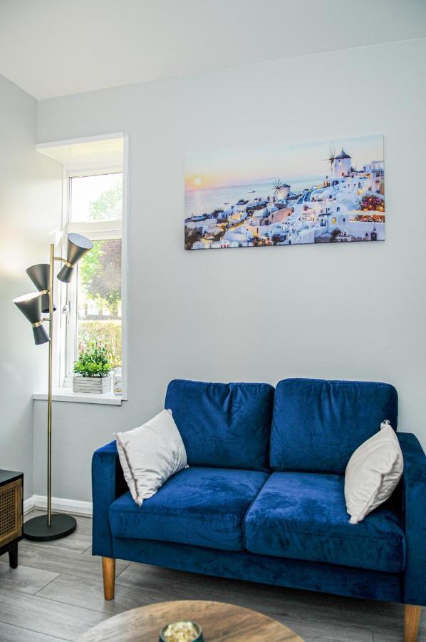 Greater London, 1 Bed London Flat, Parking, Nr Metro Stations, 15Mins To London Apartment Exterior photo